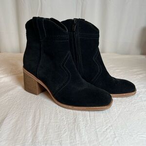 Zodiac Roslyn Black Suede Western Ankle Booties sz6 Snip Toe Block Heel